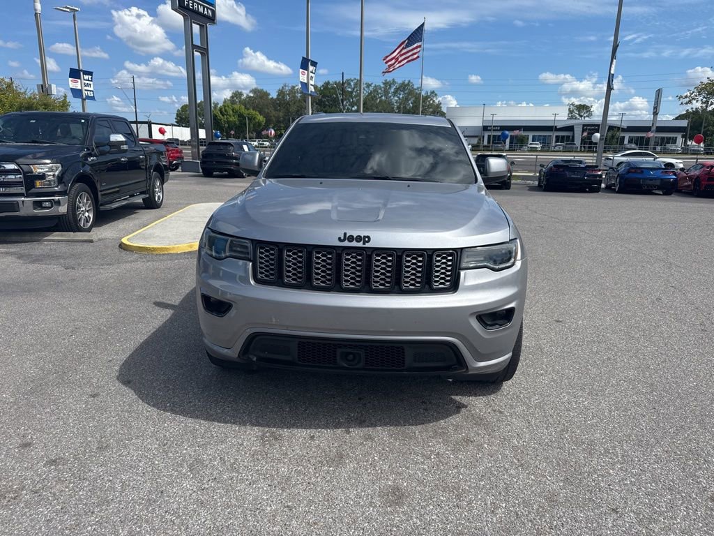 Used 2020 Jeep Grand Cherokee Altitude RWD image 3