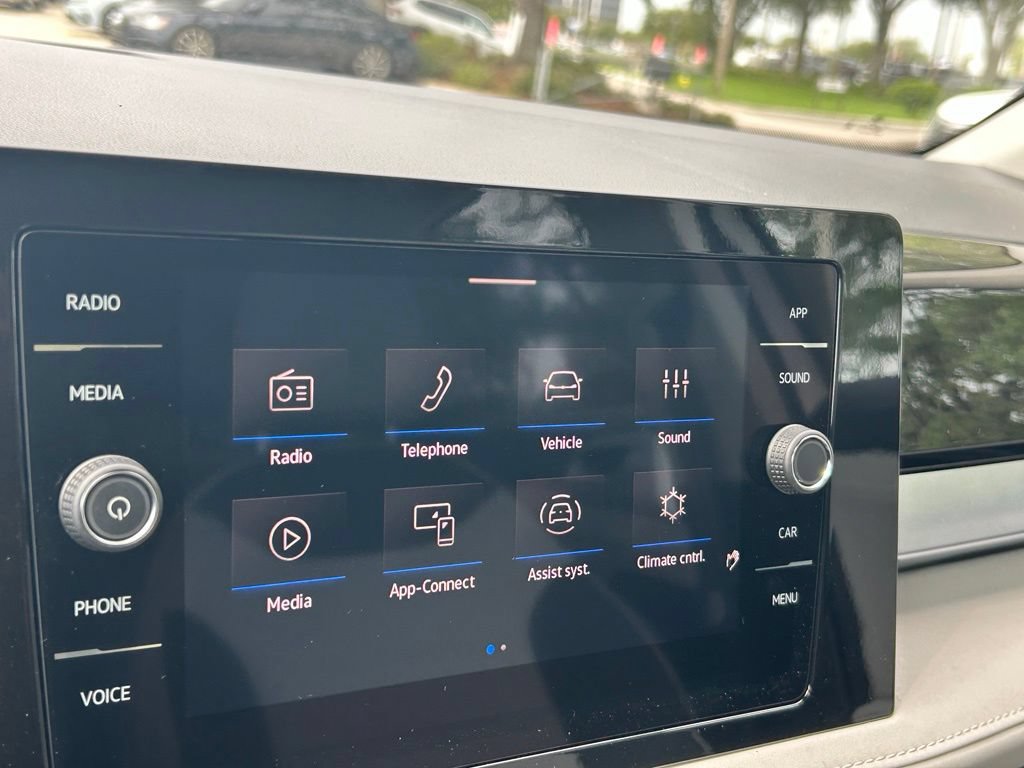 New 2026 Volkswagen Taos SE FWD image 15