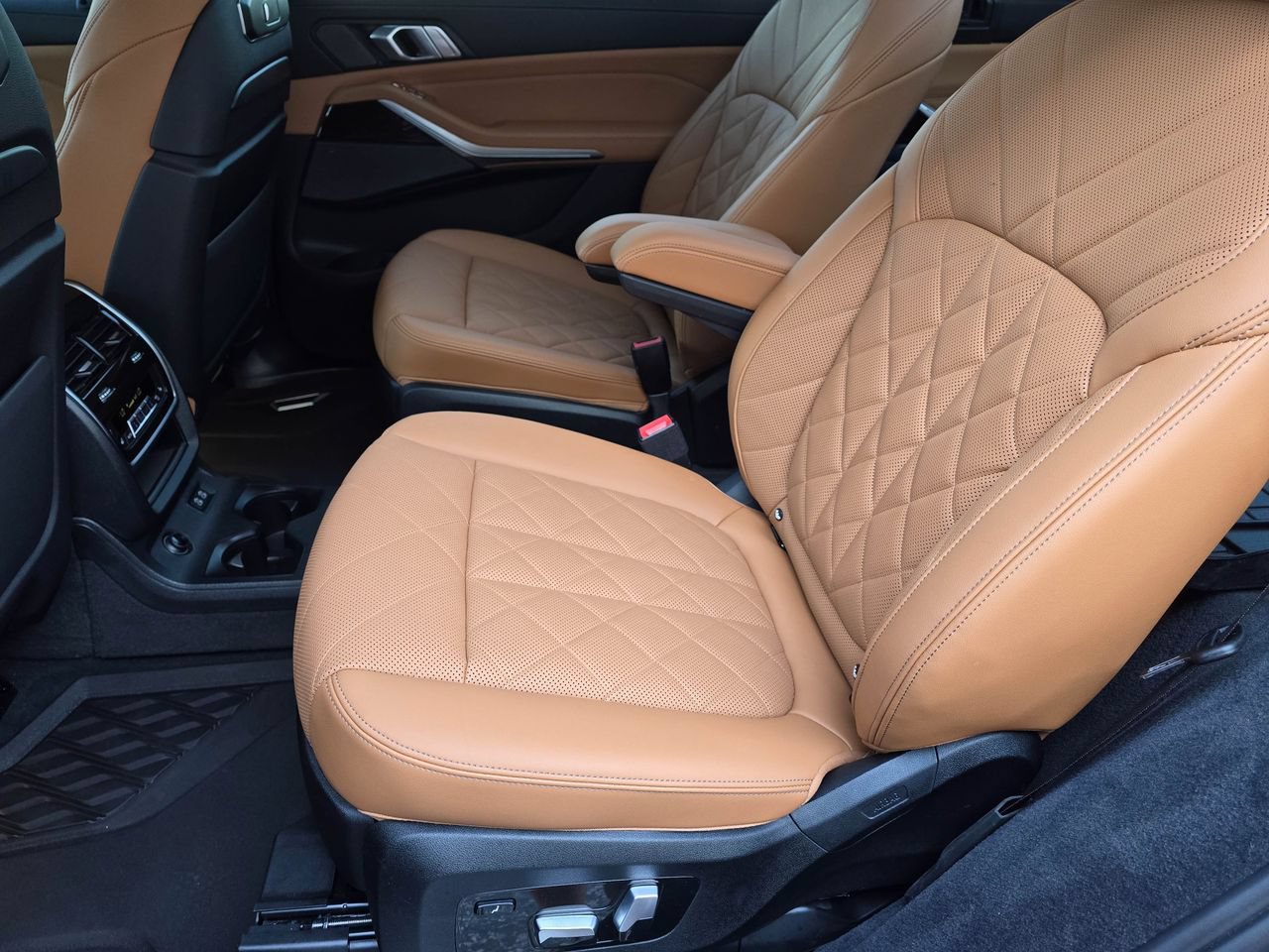 Used 2024 BMW X7 xDrive40i w/ Executive Package AWD/4WD image 35