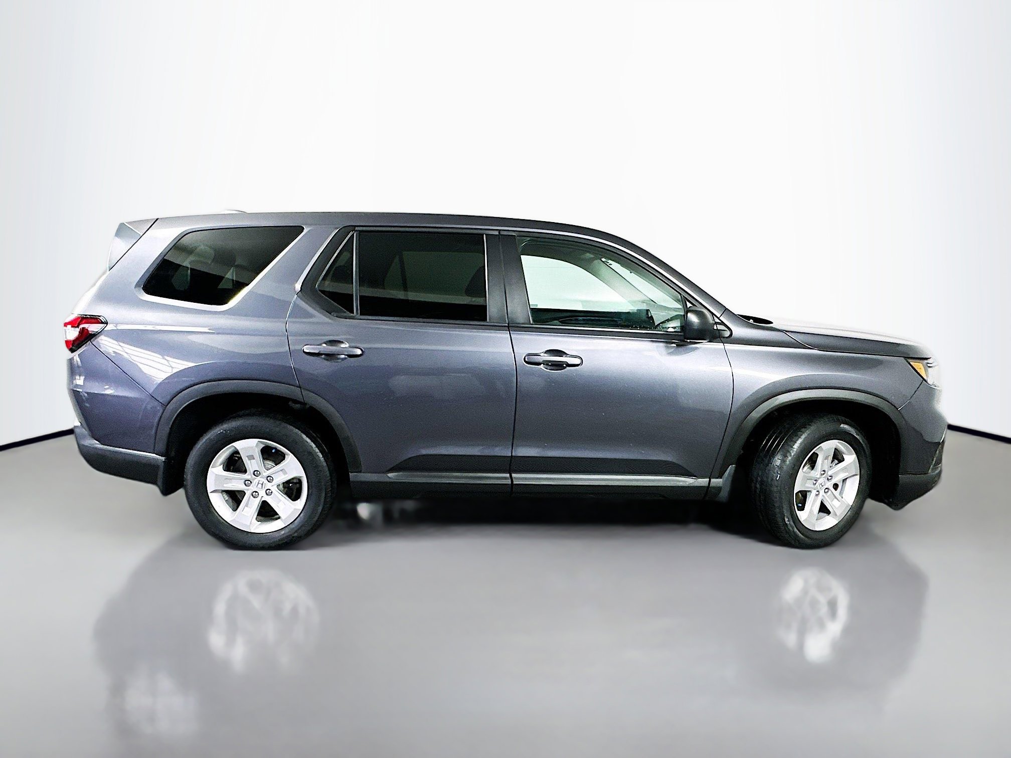 Used 2023 Honda Pilot LX image 8