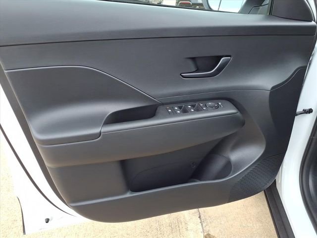 New 2026 Hyundai Kona SE image 19