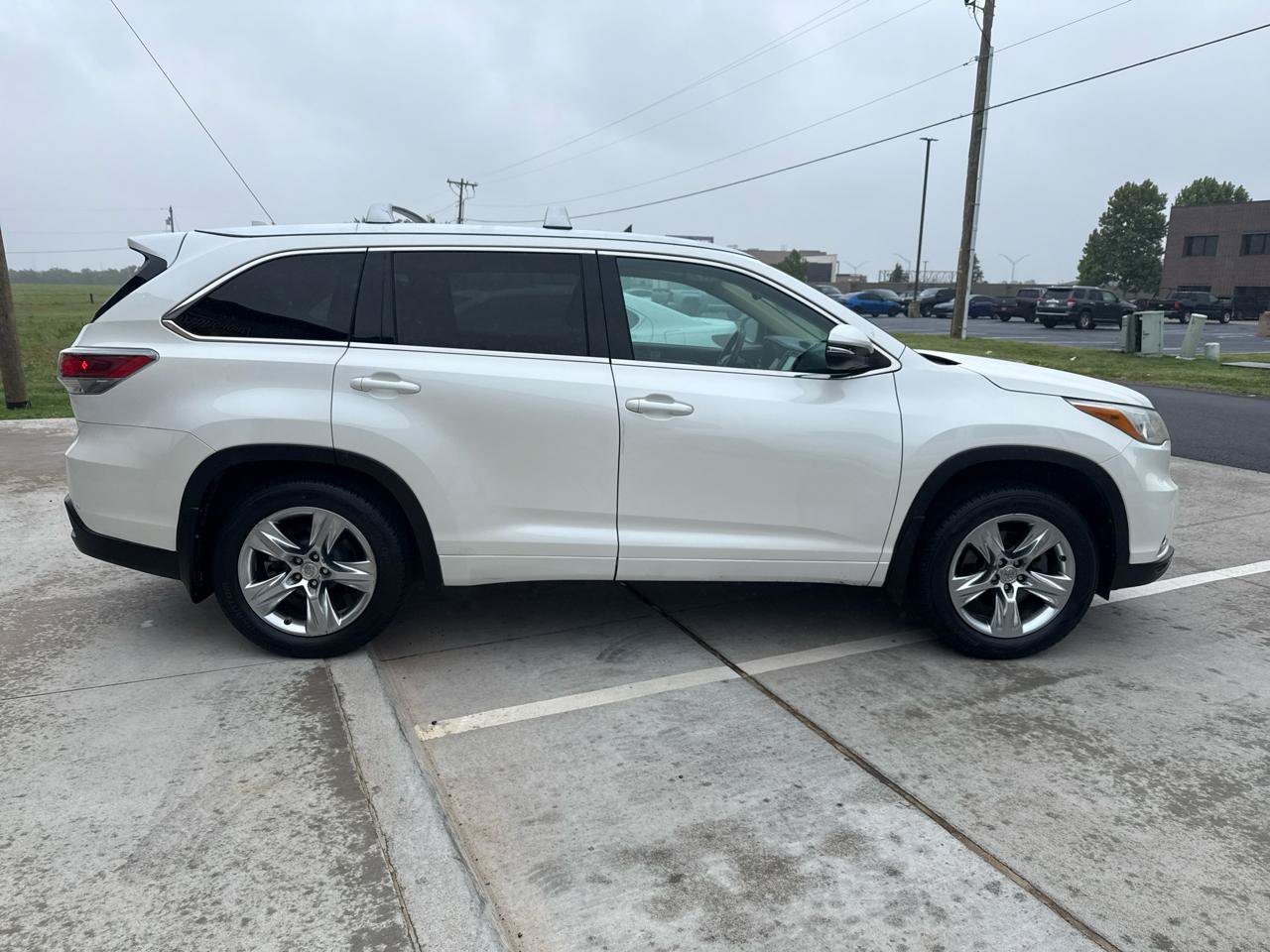 Used 2014 Toyota Highlander Limited Platinum AWD/4WD image 9