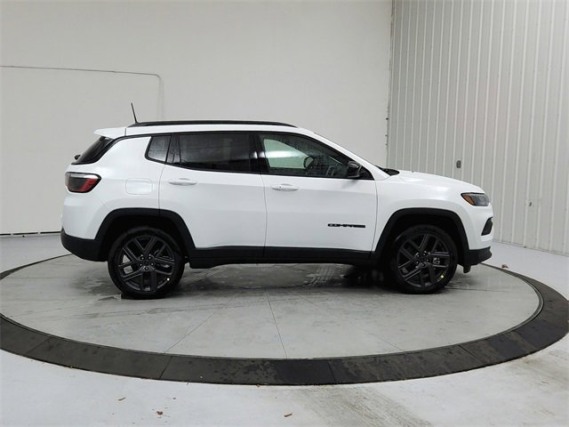New 2026 Jeep Compass Latitude image 8