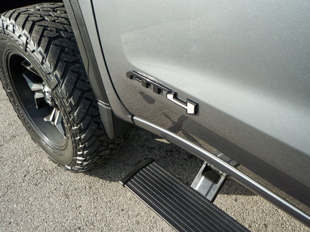 Used 2019 GMC Sierra 1500 AT4 w/ AT4 Premium Package image 11
