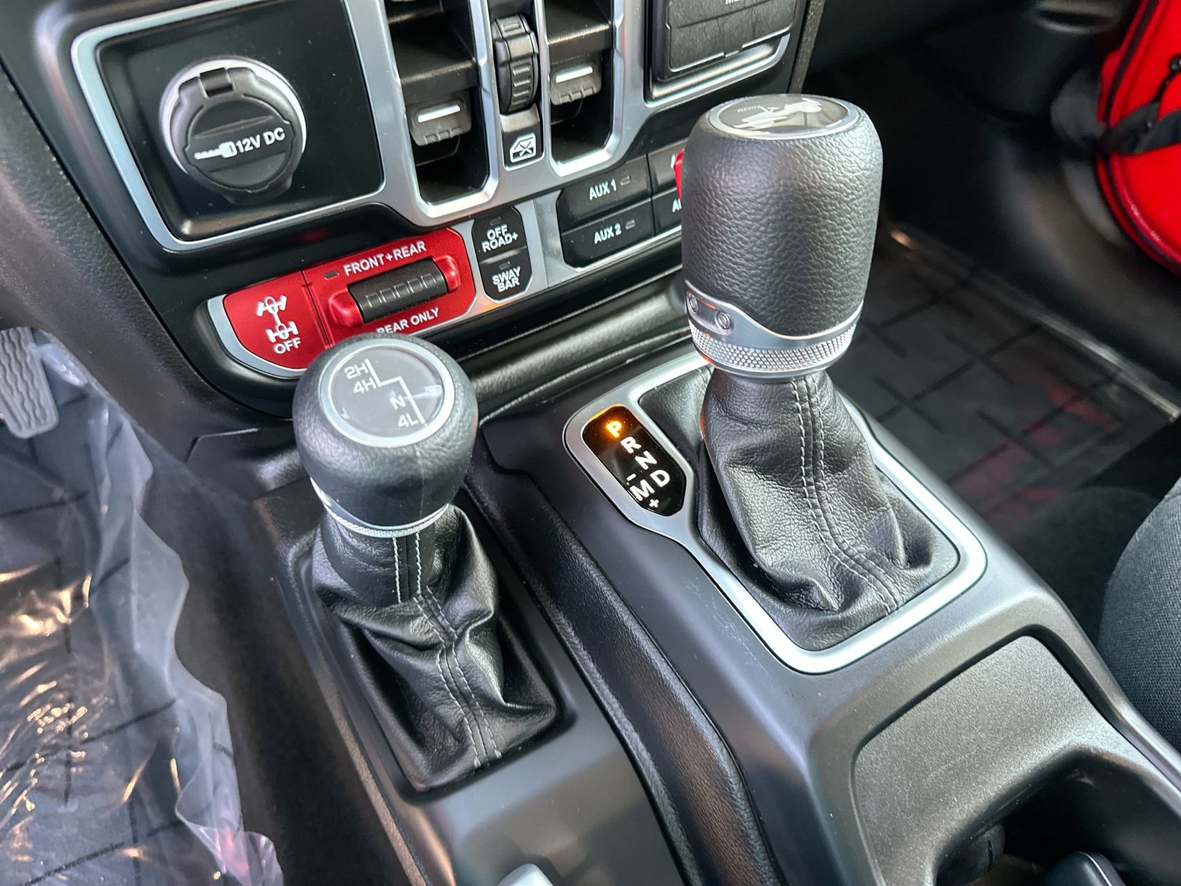 Used 2025 Jeep Wrangler Unlimited Rubicon AWD/4WD image 19