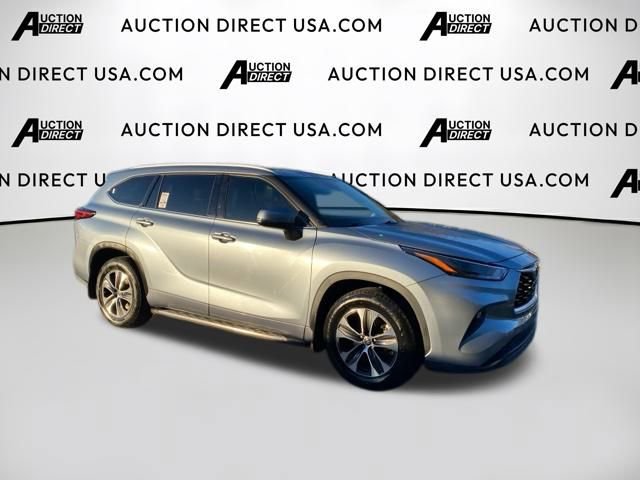 Used 2022 Toyota Highlander XLE