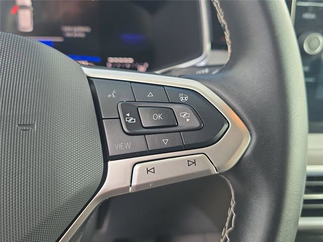 Used 2025 Volkswagen Taos SE image 23