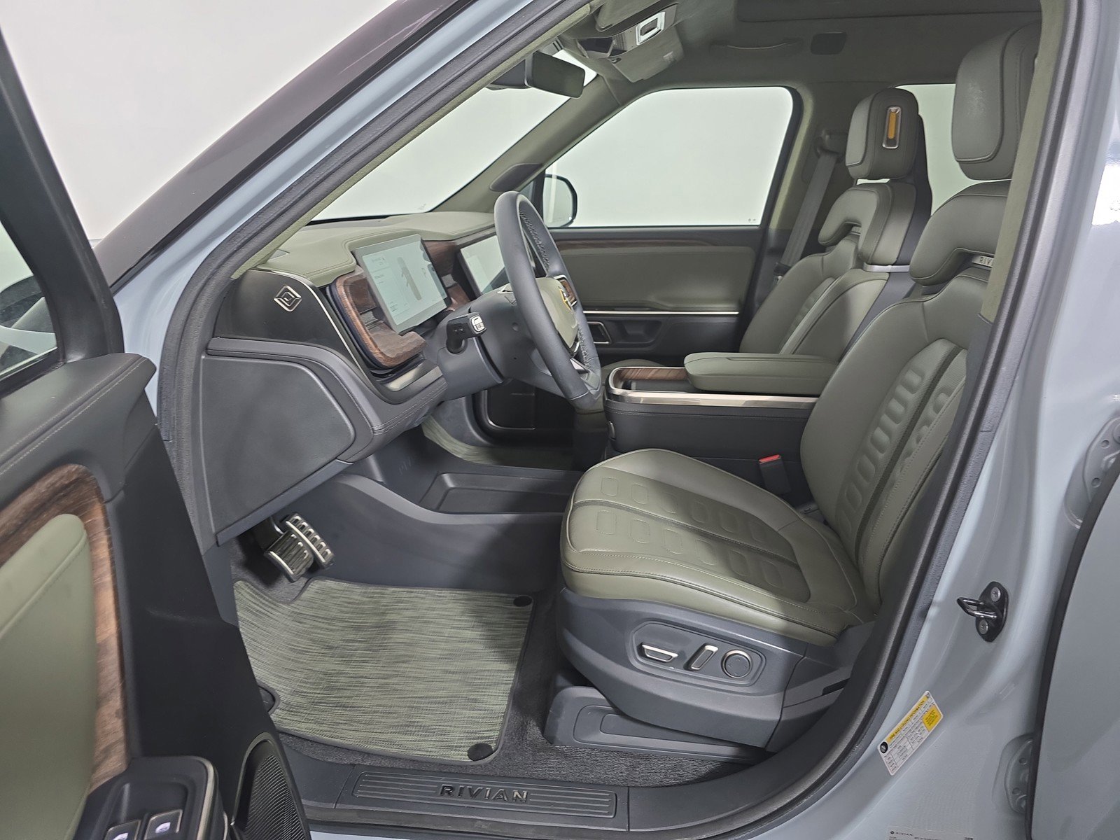 Used 2022 Rivian R1S Launch Edition AWD/4WD image 20