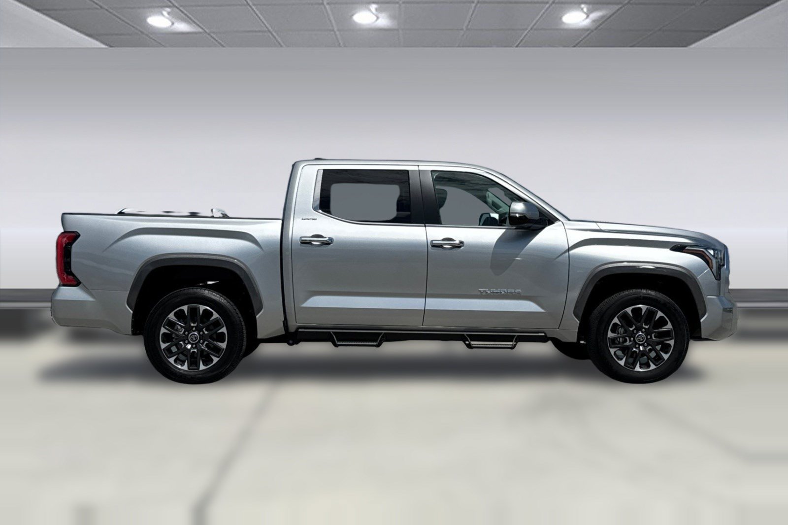 Used 2024 Toyota Tundra Limited AWD/4WD image 7