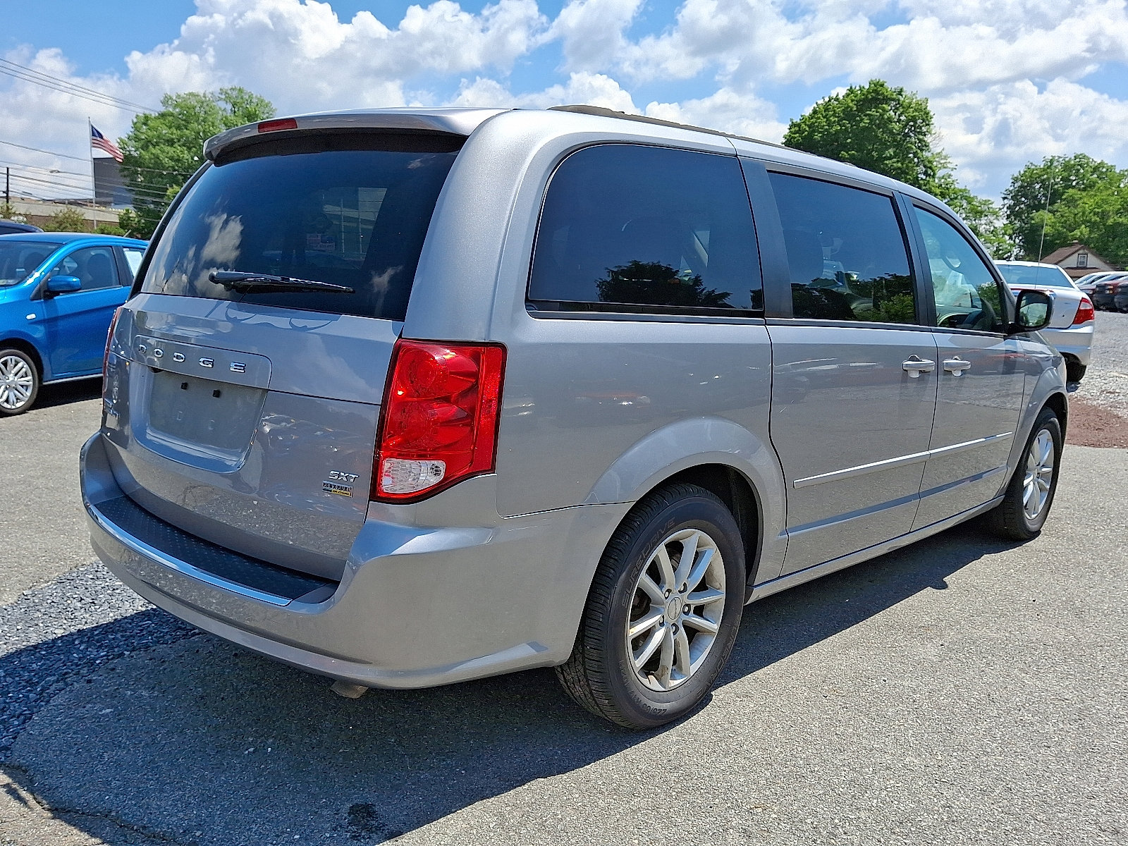 Used 2016 Dodge Grand Caravan SXT image 7