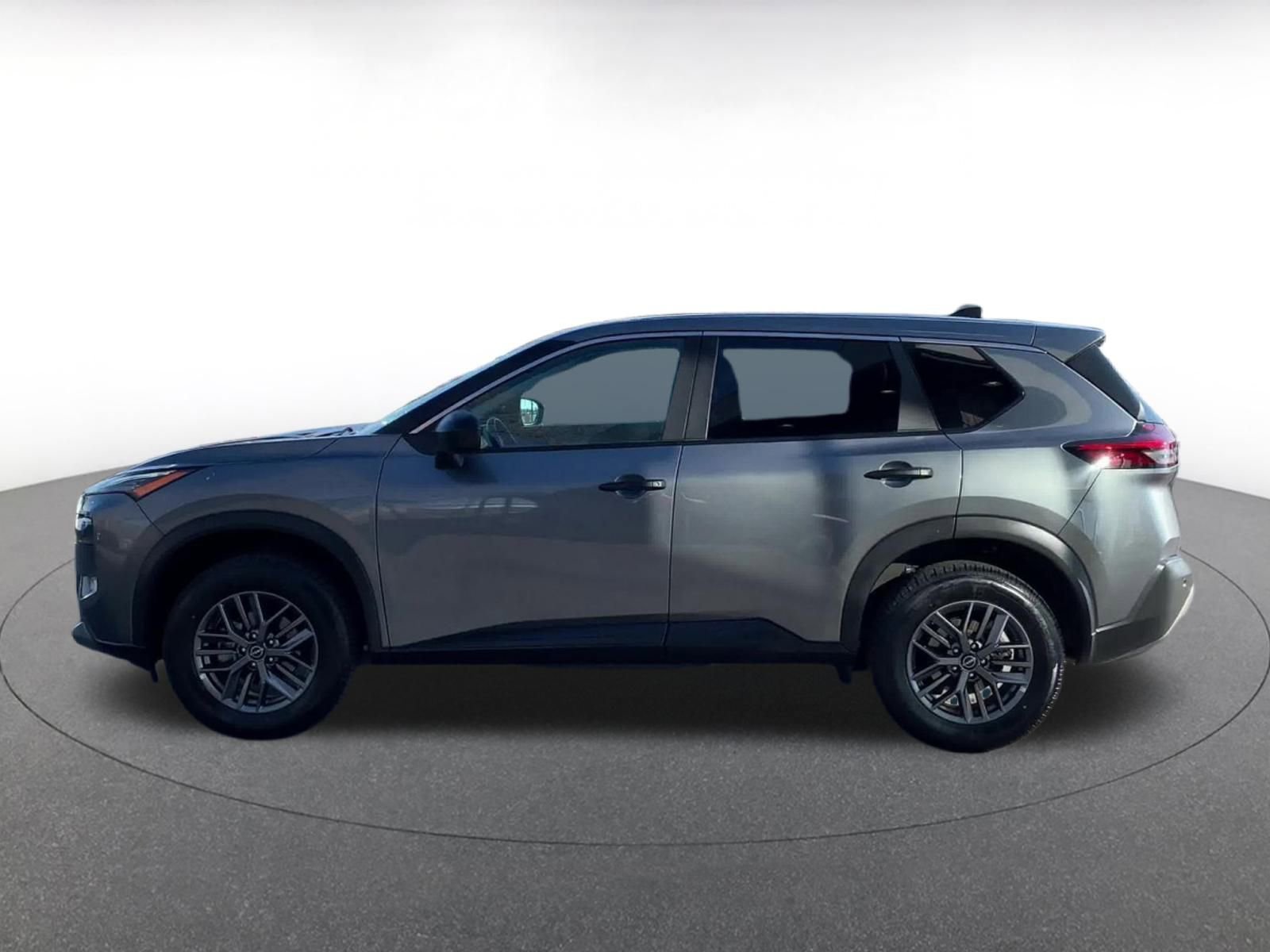 Used 2023 Nissan Rogue S image 9