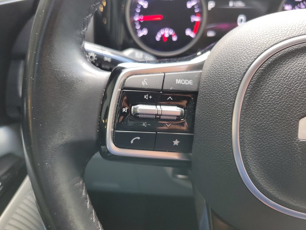 Certified 2023 Kia Carnival EX w/ Paint Protection Package FWD image 19