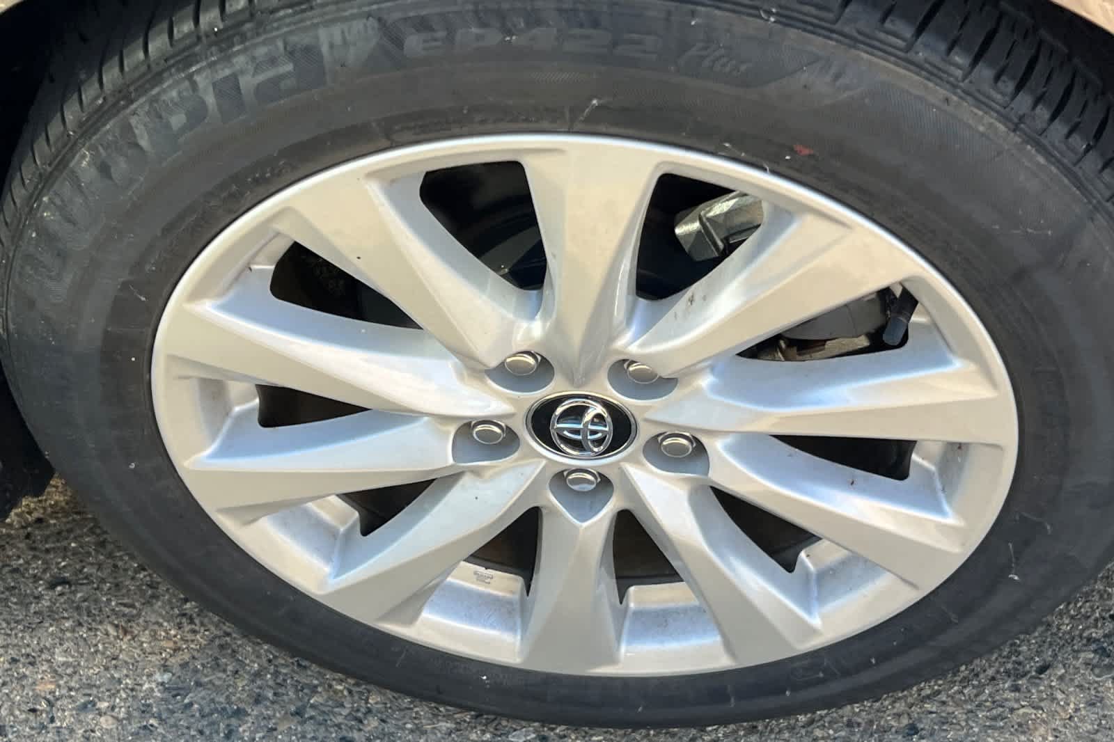 Used 2020 Toyota Camry LE w/ Convenience Package FWD image 22