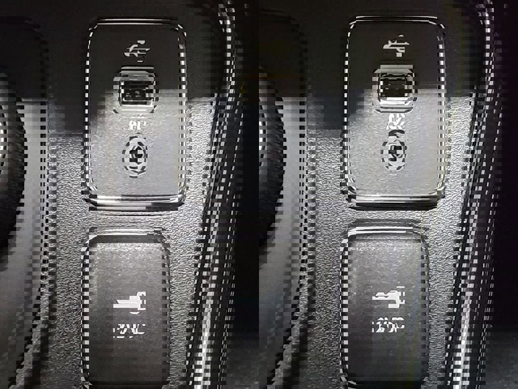 Used 2018 Jeep Compass Limited w/ Navigation Group image 24