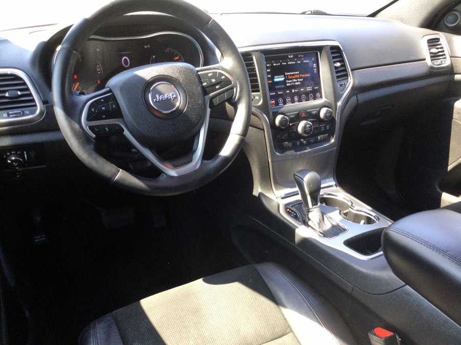 Used 2018 Jeep Grand Cherokee Altitude AWD/4WD image 18