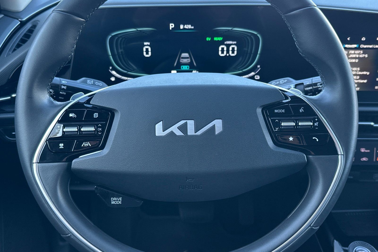 Used 2023 Kia Niro EX image 23