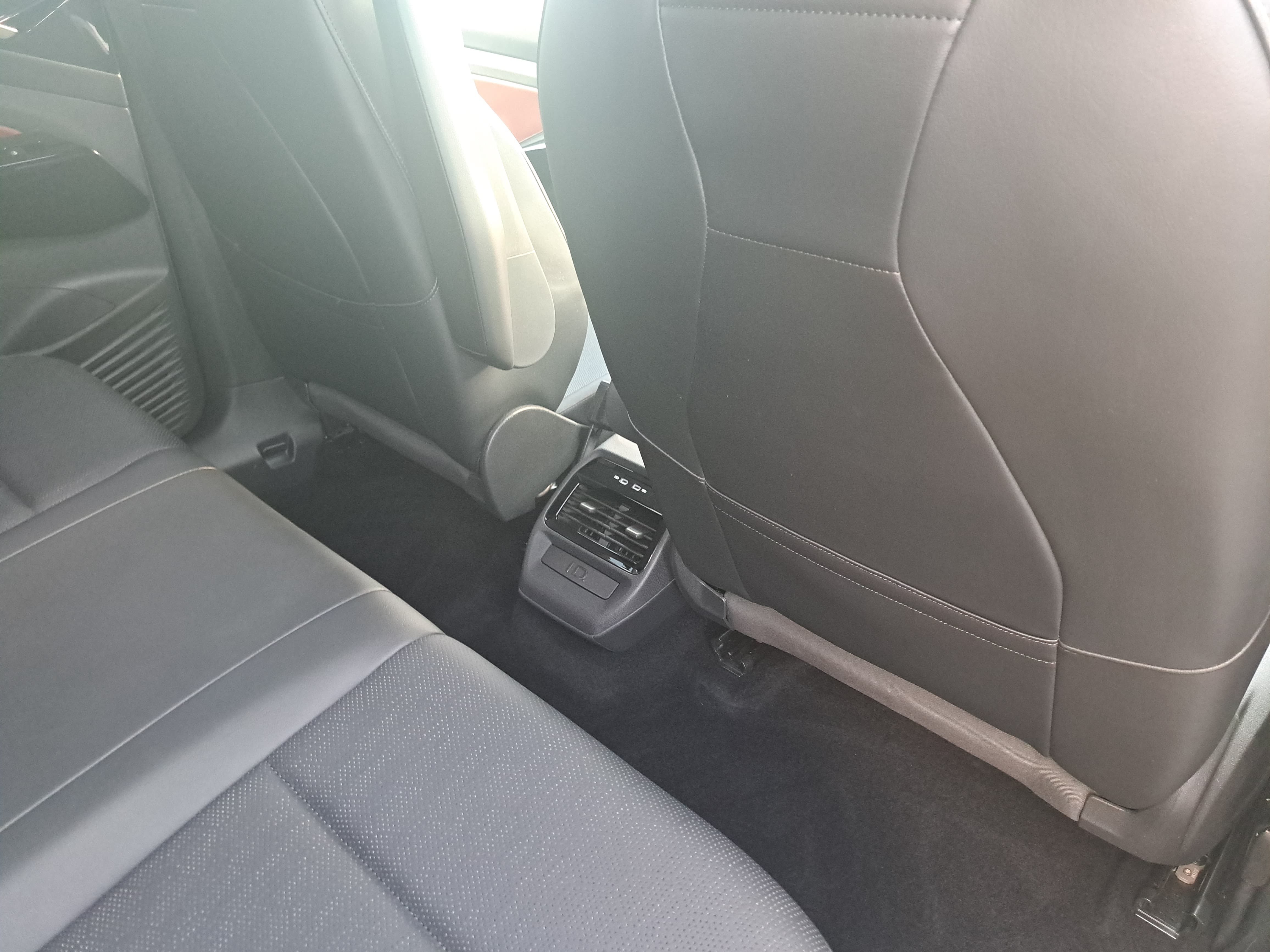 Used 2022 Volkswagen ID.4 Pro S RWD image 11
