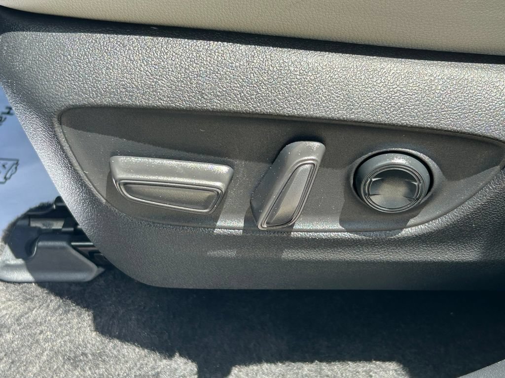Certified 2024 Toyota Grand Highlander AWD Hybrid image 31