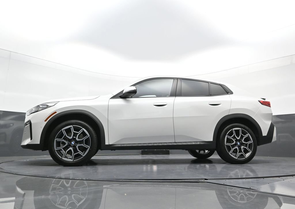 New 2026 BMW X2 xDrive28i w/ Technology Package AWD/4WD image 25