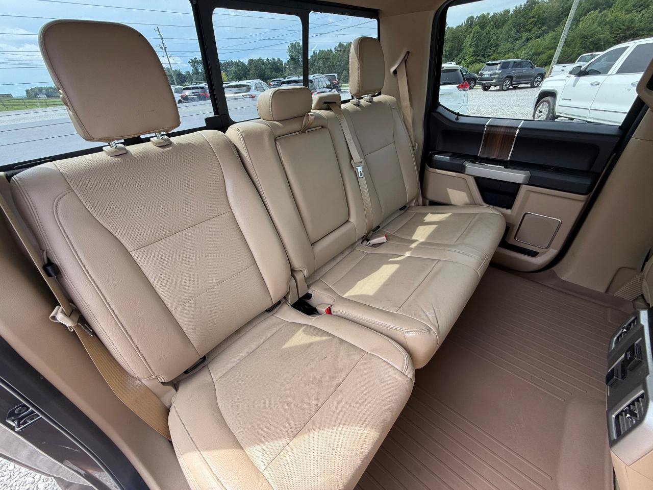 Used 2015 Ford F150 Lariat w/ Equipment Group 502A Luxury AWD/4WD image 9