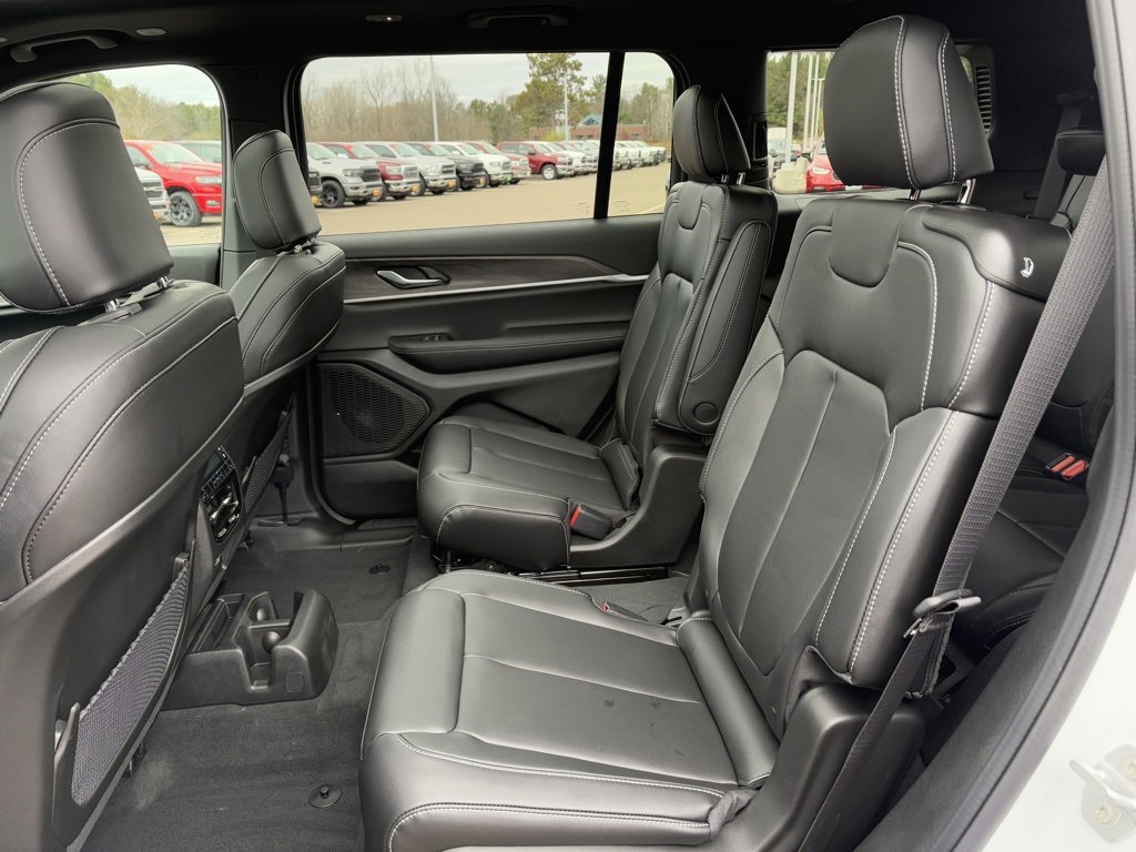 New 2025 Jeep Grand Cherokee L Limited image 11