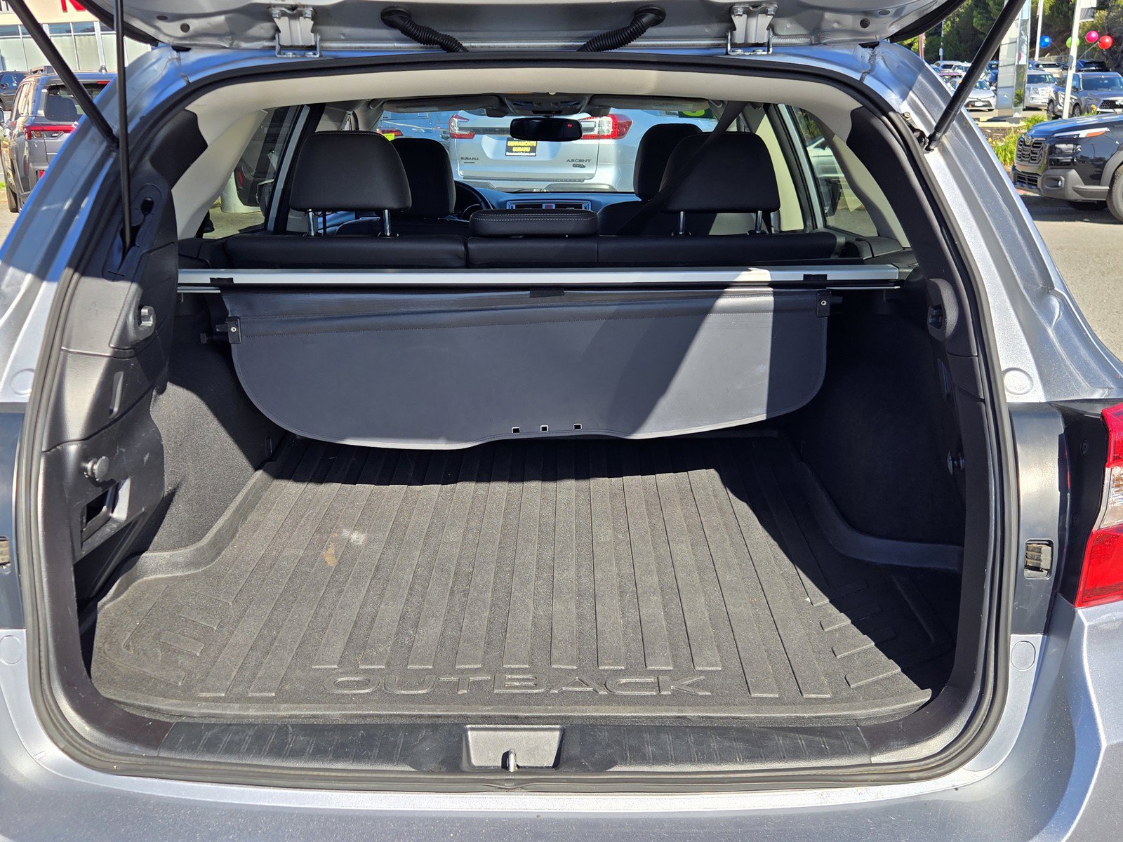 Used 2016 Subaru Outback 3.6R Limited AWD/4WD image 27