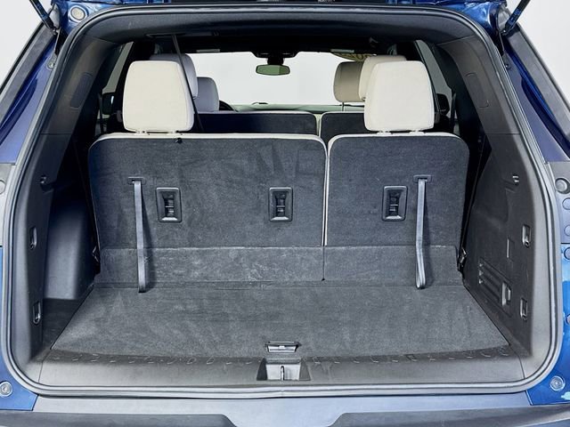 Used 2023 Chevrolet Traverse LS image 25