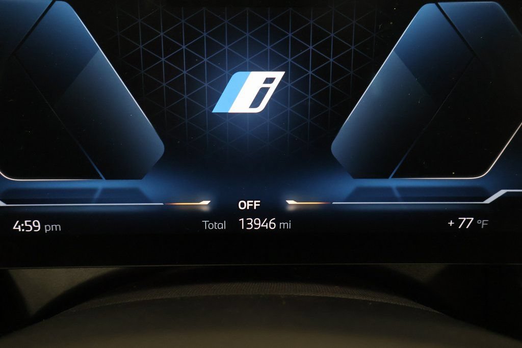 Used 2024 BMW i5 eDrive40i w/ Premium Package RWD image 17