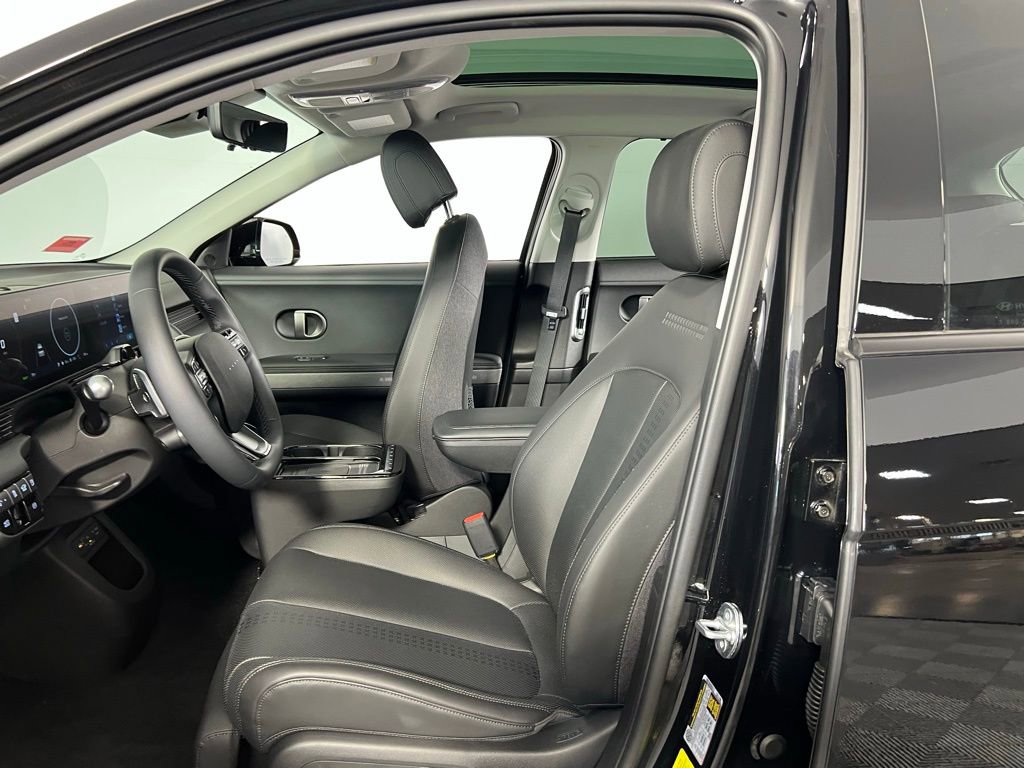 Used 2025 Hyundai Ioniq 5 Limited image 24