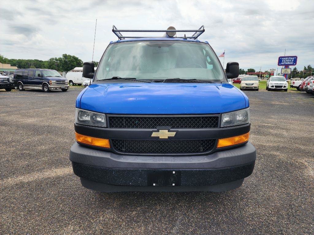 Used 2019 Chevrolet Express 2500 w/ Driver Convenience Package RWD image 12