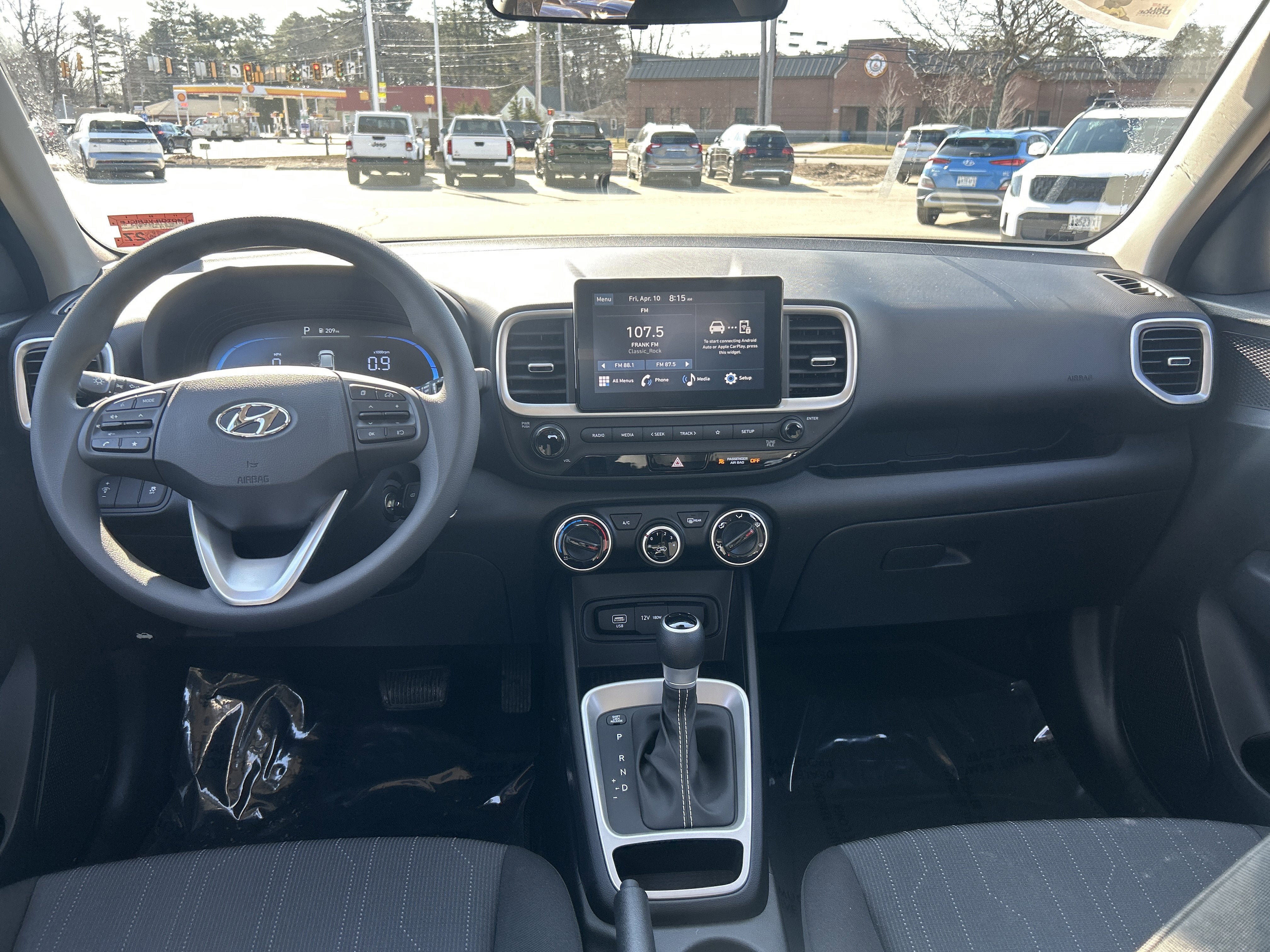 New 2026 Hyundai Venue SE image 19