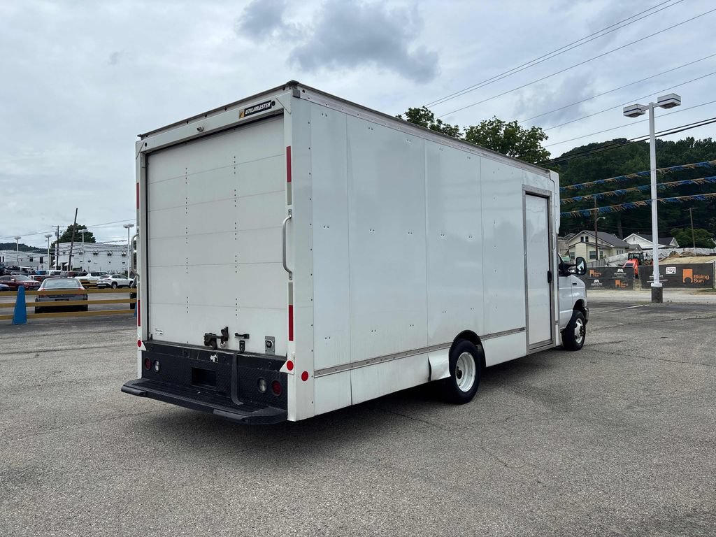 Used 2022 Ford E-450 and Econoline 450 Super Duty RWD image 5