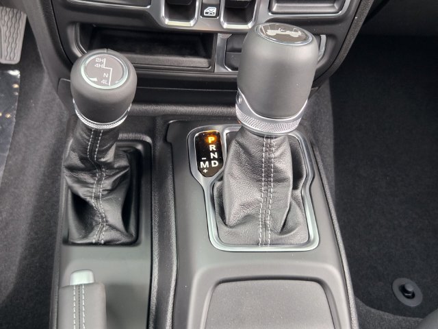 New 2026 Jeep Wrangler Unlimited Sahara AWD/4WD image 18