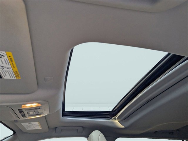 Used 2020 Toyota Highlander XLE image 24