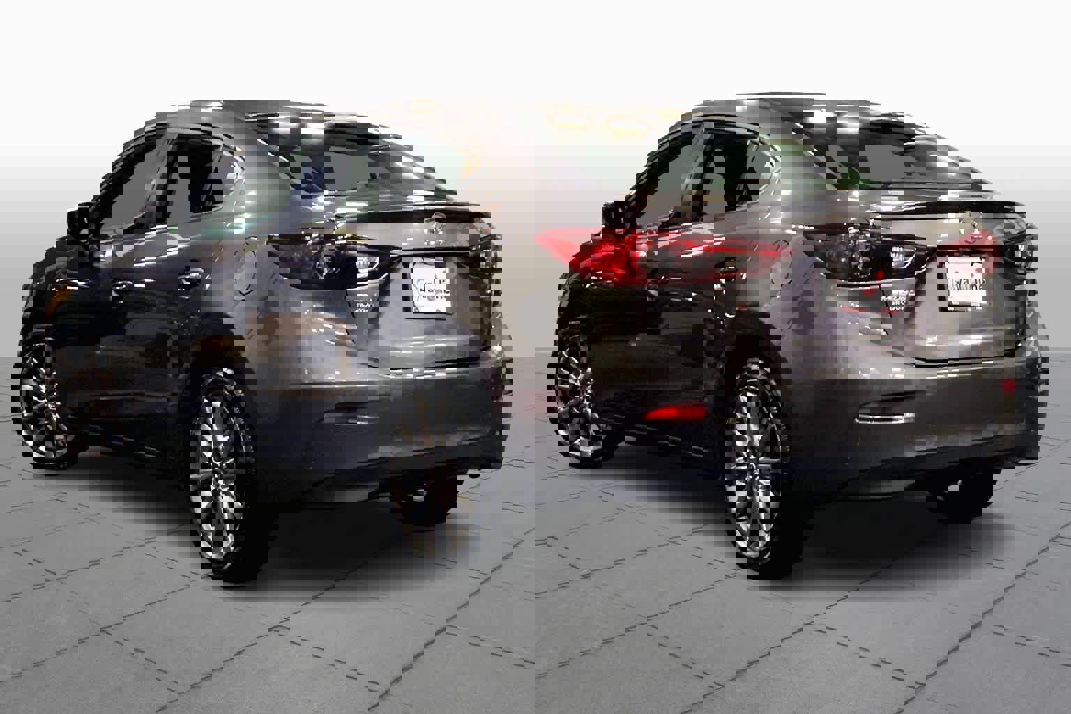 Used 2018 MAZDA MAZDA3 Touring image 11