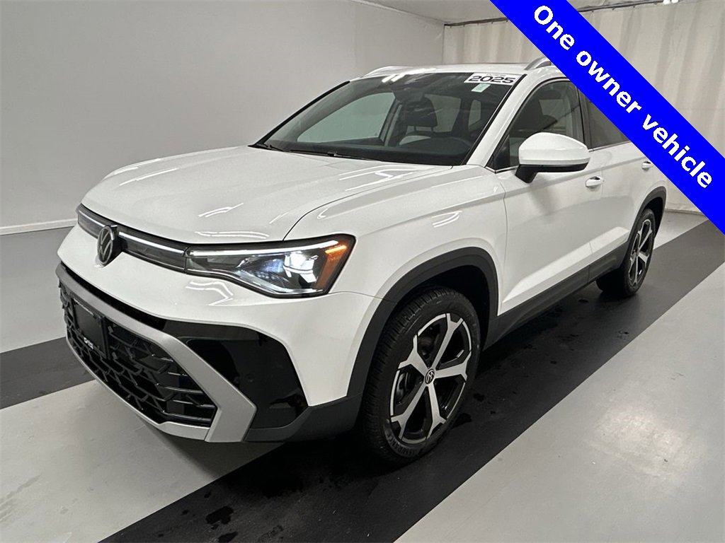 Certified 2025 Volkswagen Taos SEL image 6