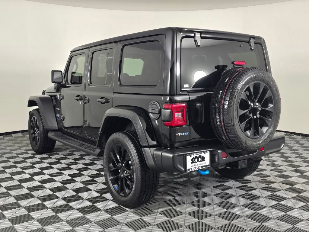 Used 2022 Jeep Wrangler Unlimited Sahara w/ Cold Weather Group image 5