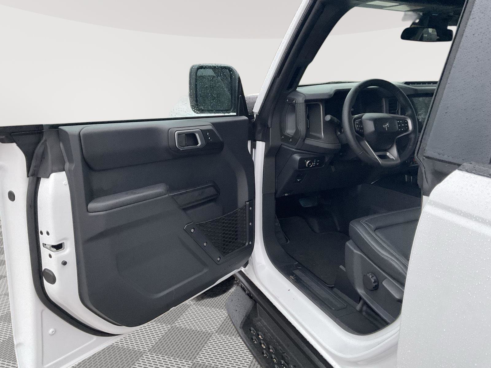 New 2025 Ford Bronco Badlands image 12