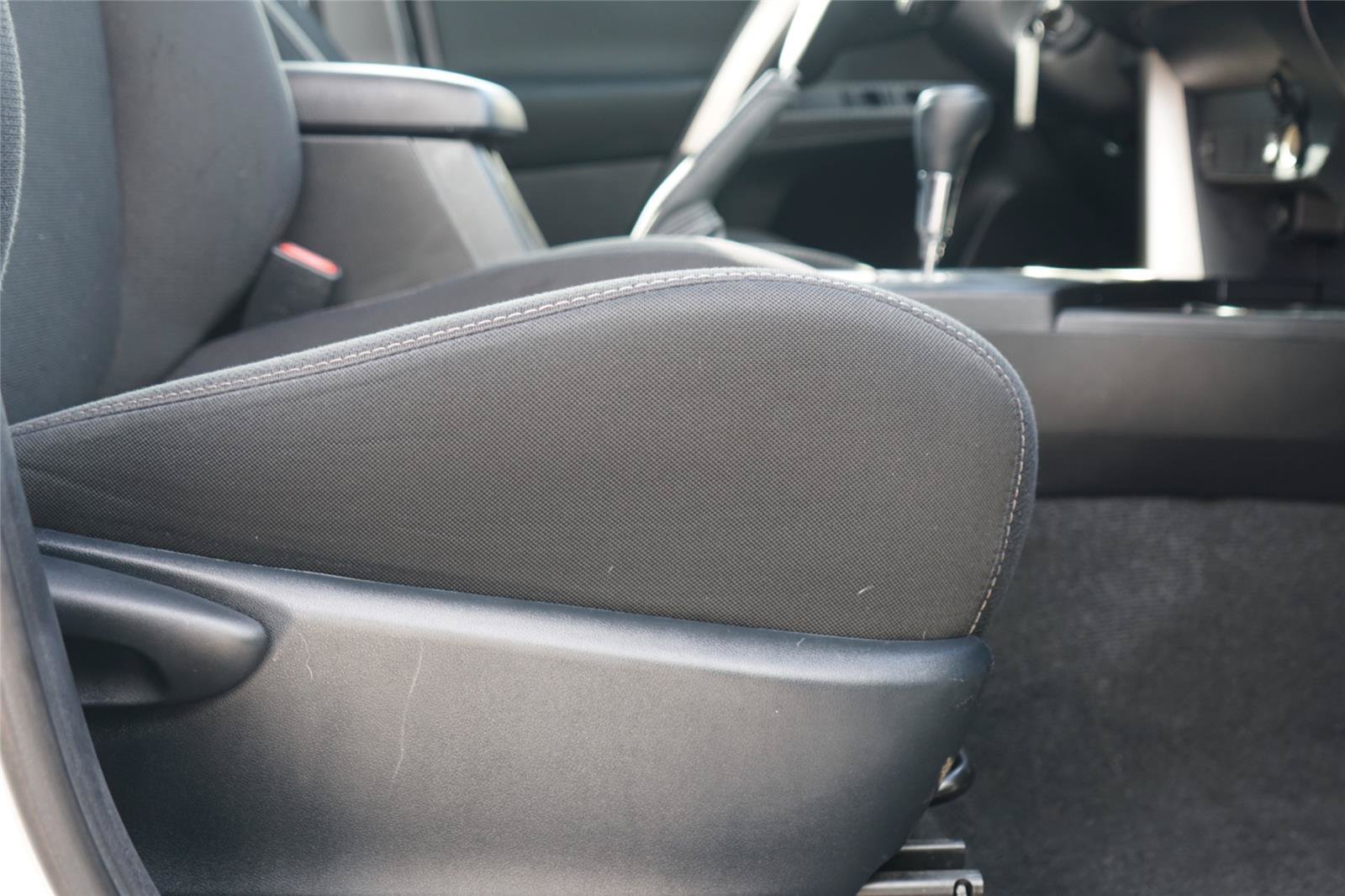 Used 2015 Toyota RAV4 XLE FWD image 28