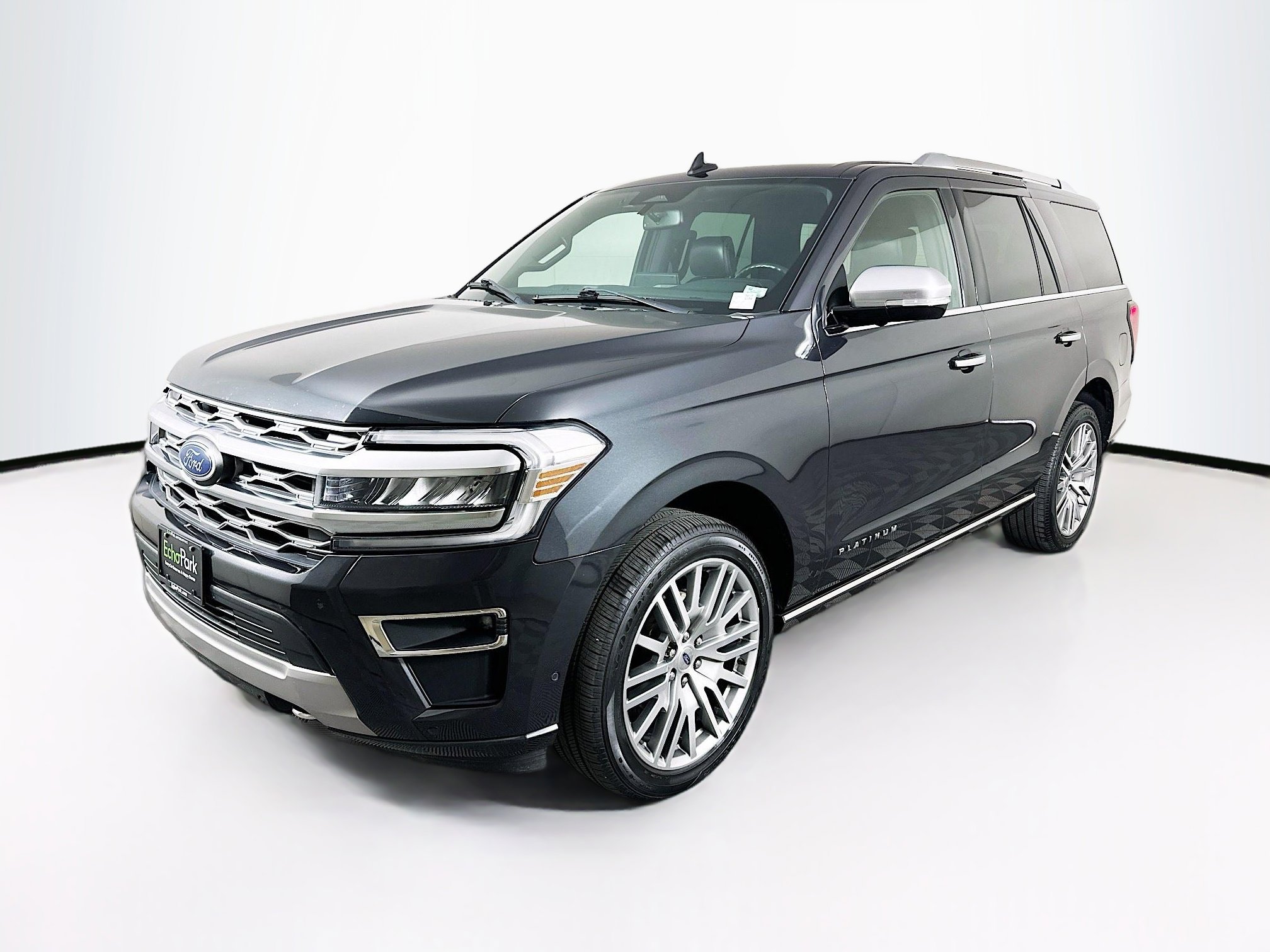 Used 2022 Ford Expedition Platinum image 3
