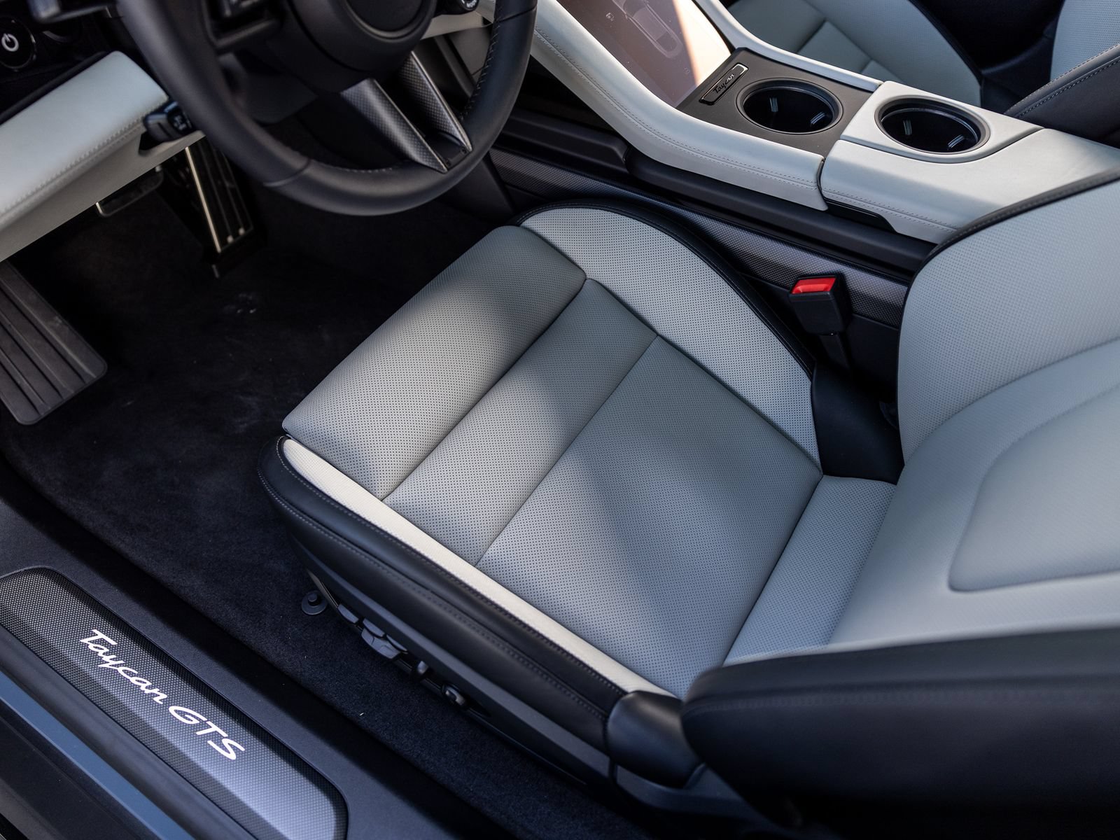 New 2026 Porsche Taycan GTS AWD/4WD image 48