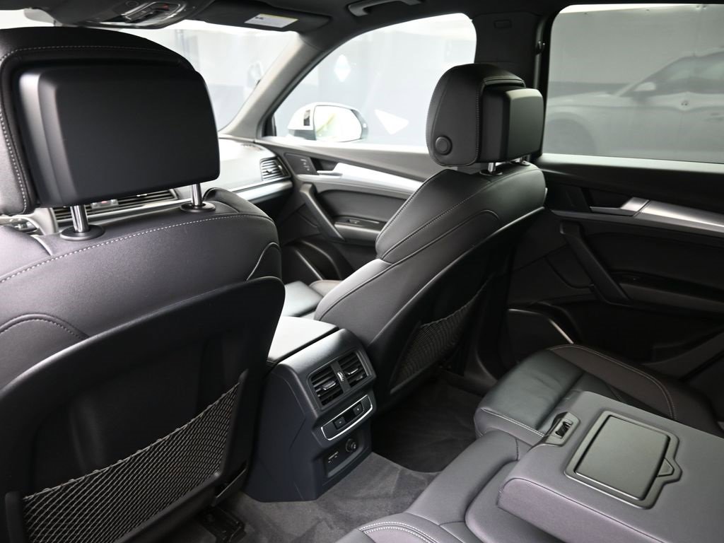 Certified 2025 Audi Q5 2.0T Premium w/ Convenience Plus Package image 19