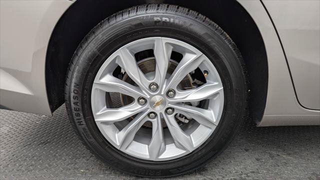 Used 2025 Chevrolet Malibu LT FWD image 30