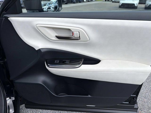 Certified 2025 Toyota Crown Limited w/ Advanced Technology Package AWD/4WD image 15