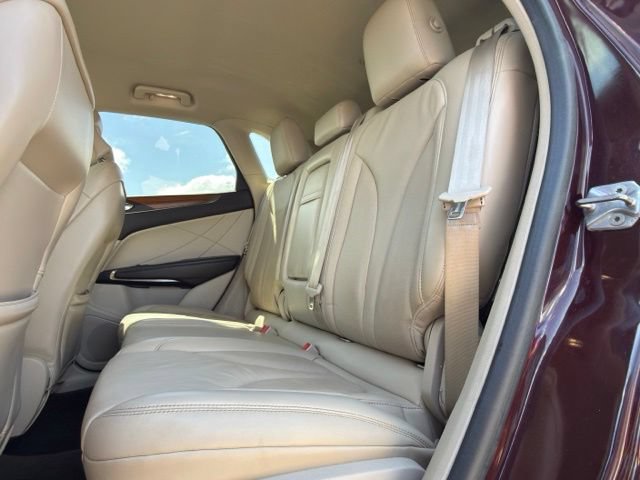Used 2019 Lincoln MKC Select w/ Select Plus Package FWD image 17