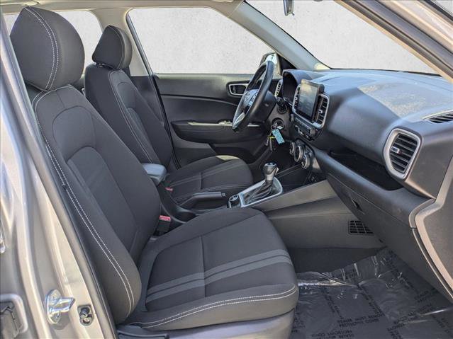 Used 2023 Hyundai Venue SEL FWD image 19