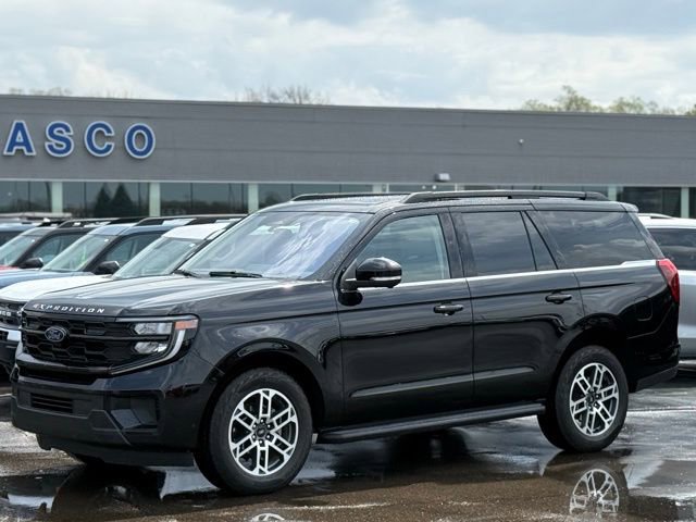 Used 2025 Ford Expedition Active AWD/4WD image 33