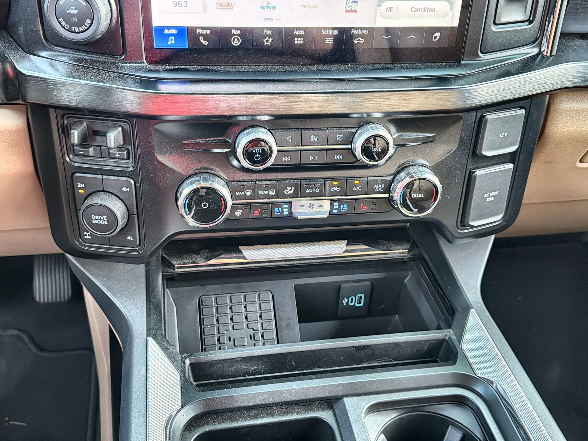 Used 2024 Ford F250 Lariat w/ Lariat Ultimate Package AWD/4WD image 19