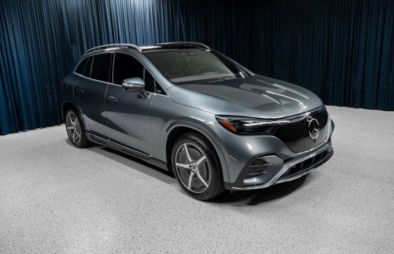 New 2026 Mercedes-Benz EQE 320+ SUV image 3