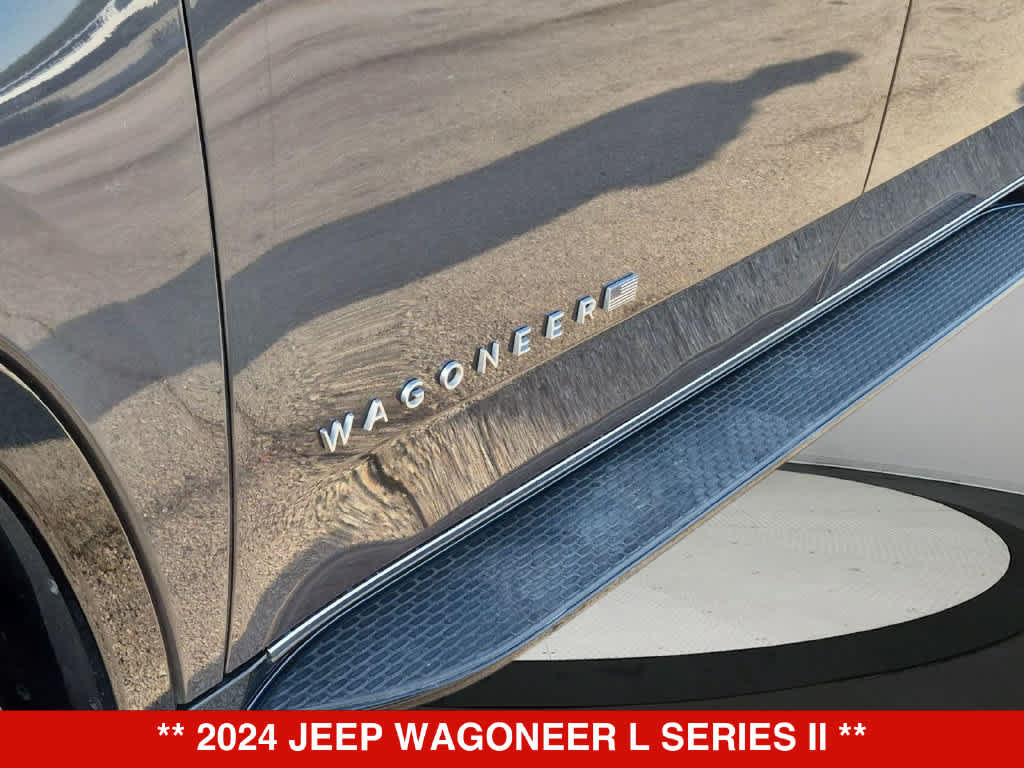 Used 2024 Jeep Wagoneer L Series II AWD/4WD image 12
